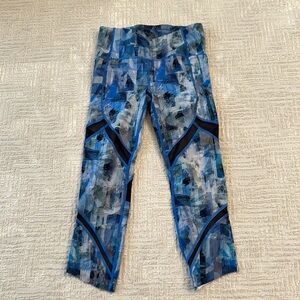 Lululemon On Pace Crop